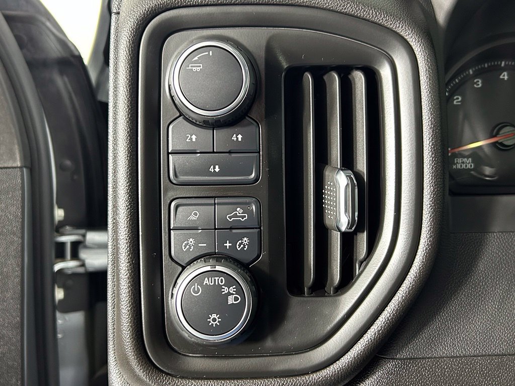 Used 2025 Chevrolet Silverado 2500 Custom w/ Custom Value Package AWD/4WD image 24