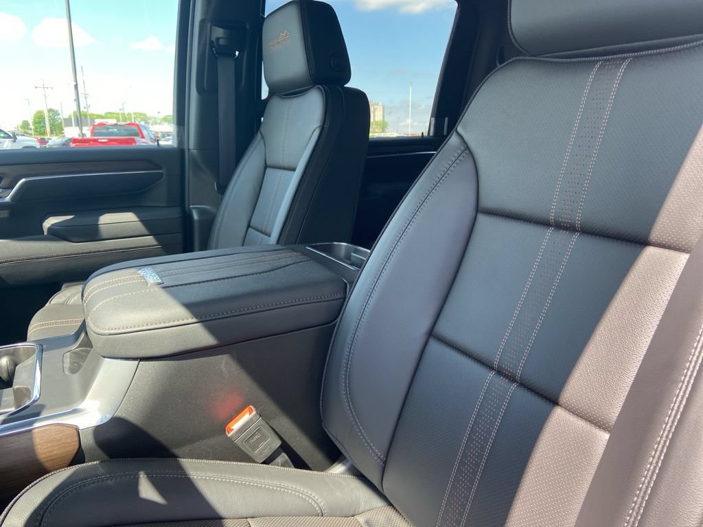 New 2025 Chevrolet Silverado 2500 High Country w/ Technology Package AWD/4WD image 14