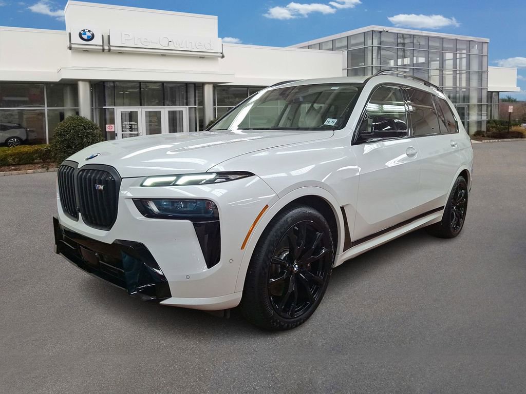 Used 2025 BMW X7 M60i image 1