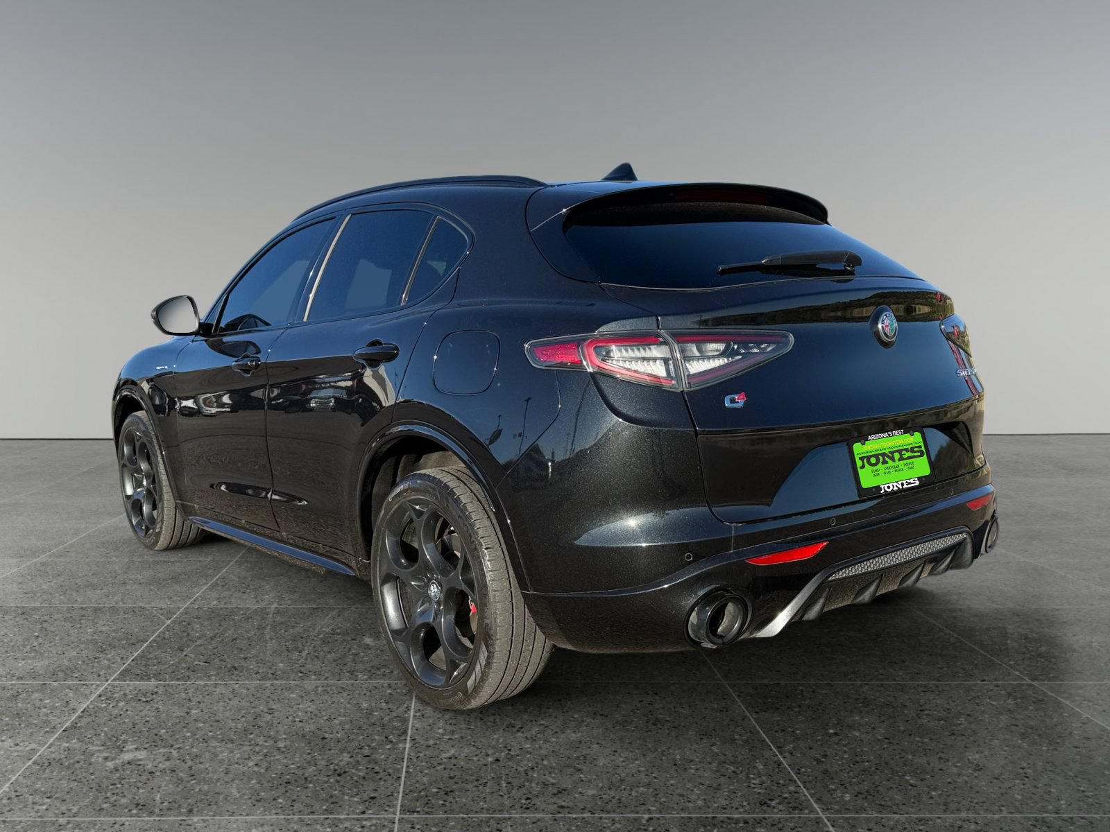 Used 2025 Alfa Romeo Stelvio Sprint w/ Veloce Package AWD/4WD image 4