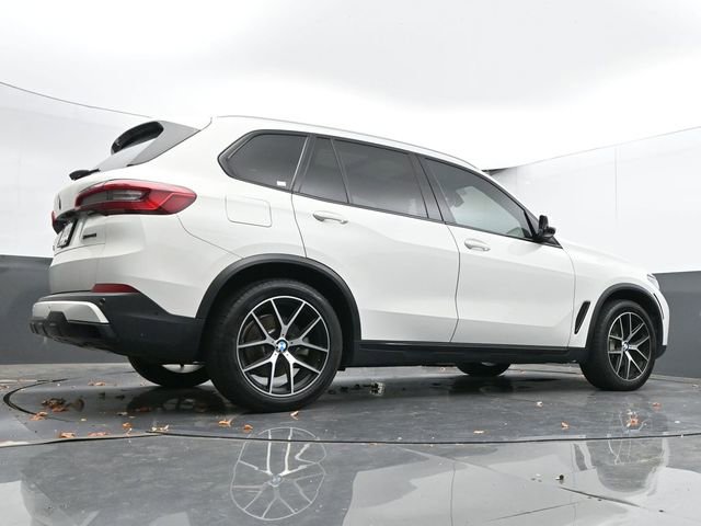 Used 2019 BMW X5 xDrive40i w/ Convenience Package image 49