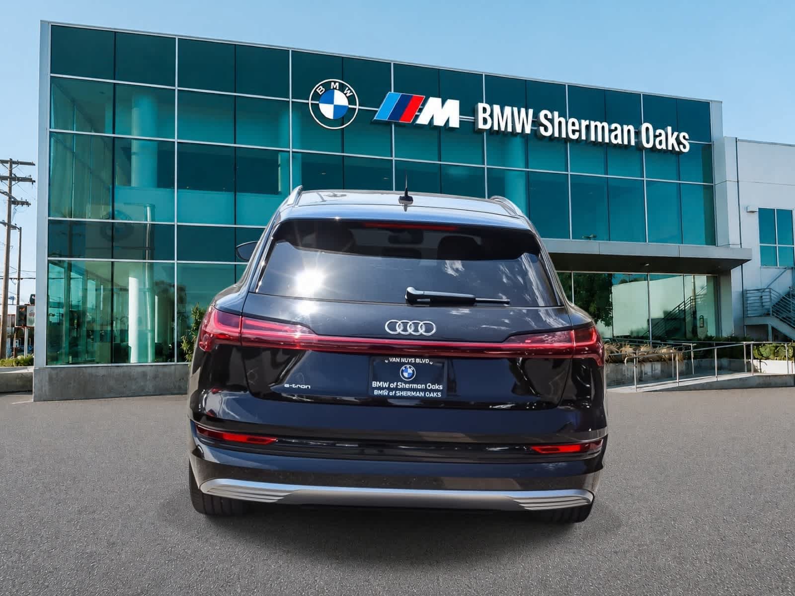 Used 2019 Audi e-tron Prestige w/ Prestige Package AWD/4WD image 5