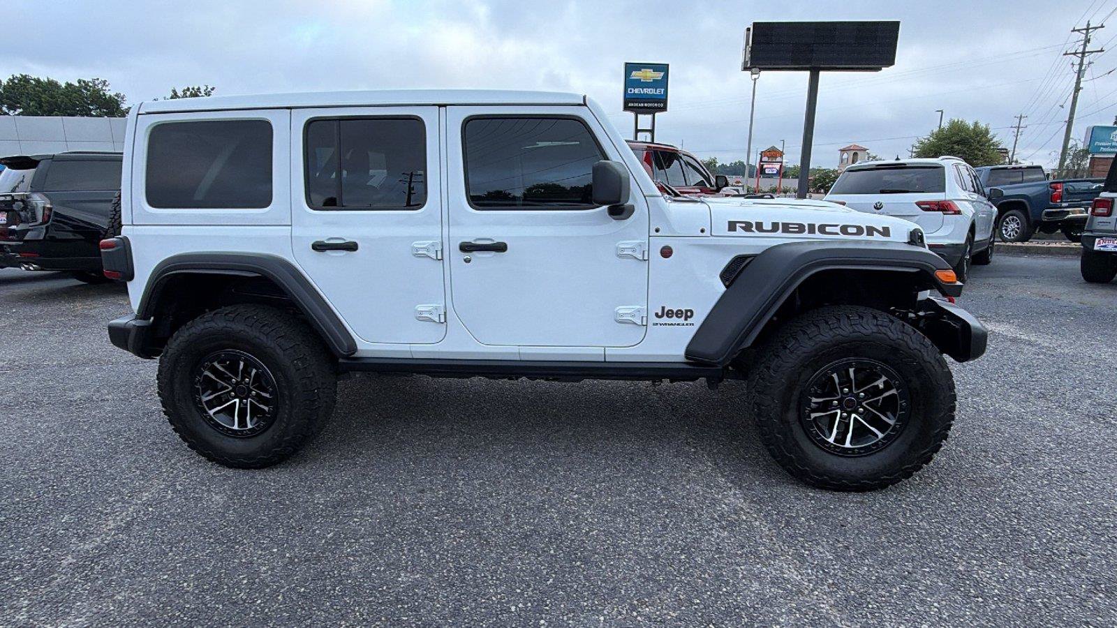 Used 2024 Jeep Wrangler Unlimited Rubicon w/ XTREMEE 35" Tire Package AWD/4WD image 7