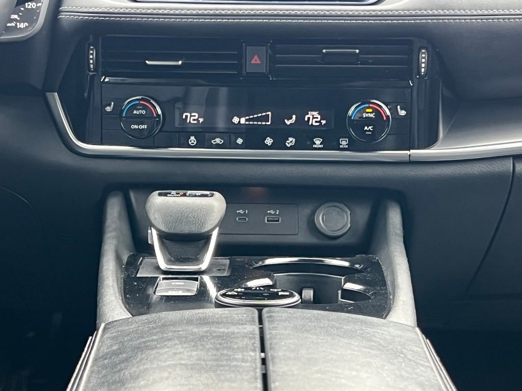 Used 2022 Nissan Rogue SV w/ SV Premium Package image 22