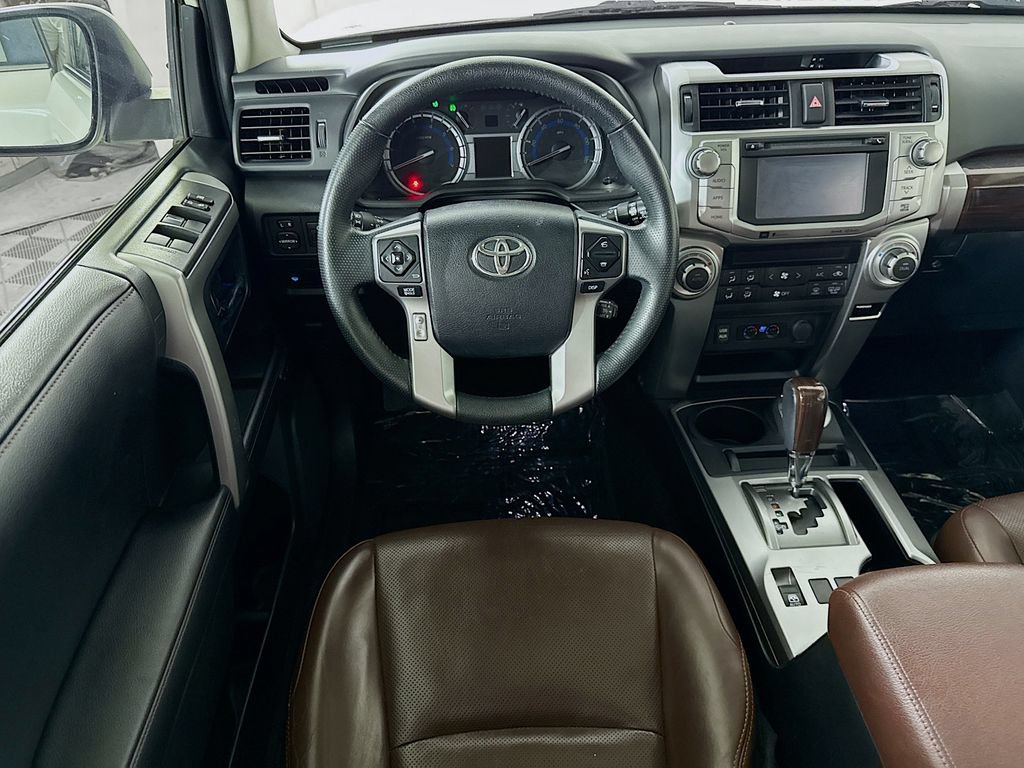Used 2018 Toyota 4Runner Limited AWD/4WD image 3