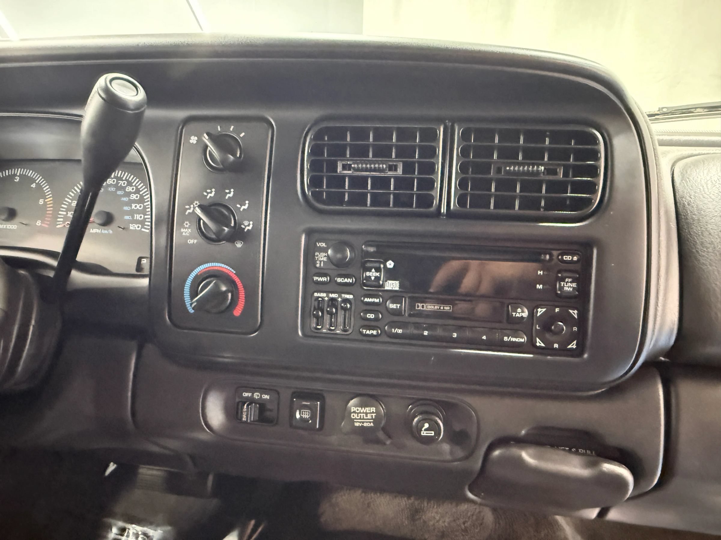 Used 2000 Dodge Durango 4WD image 34