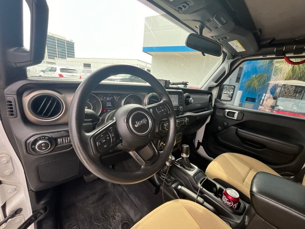 Used 2021 Jeep Gladiator Sport AWD/4WD image 9