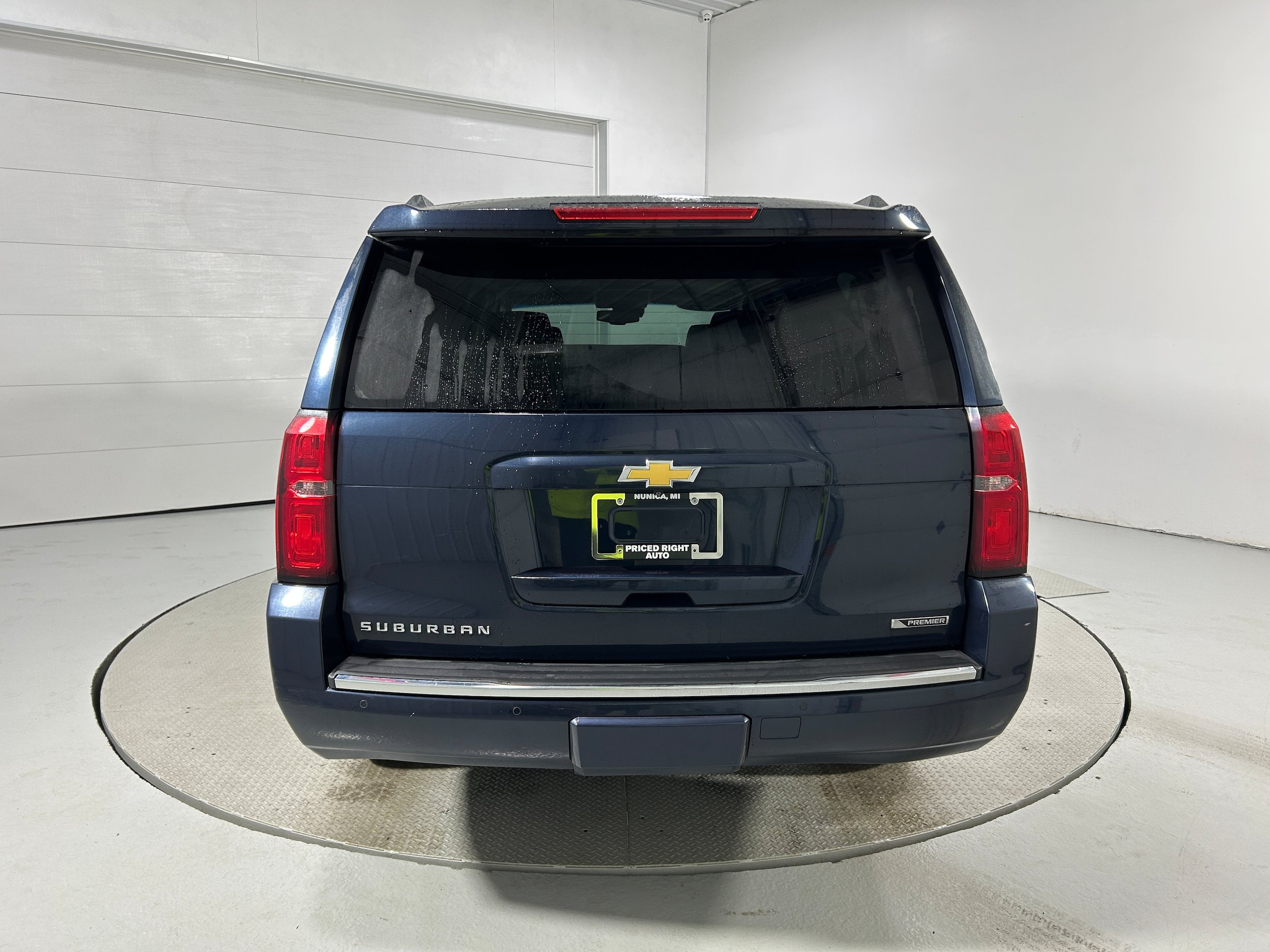 Used 2017 Chevrolet Suburban Premier AWD/4WD image 34
