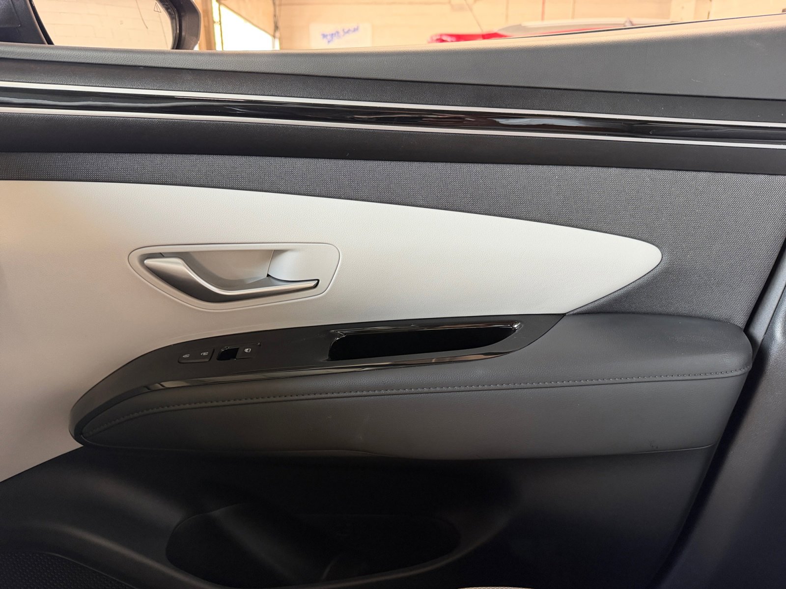 Certified 2024 Hyundai Tucson Limited FWD image 16