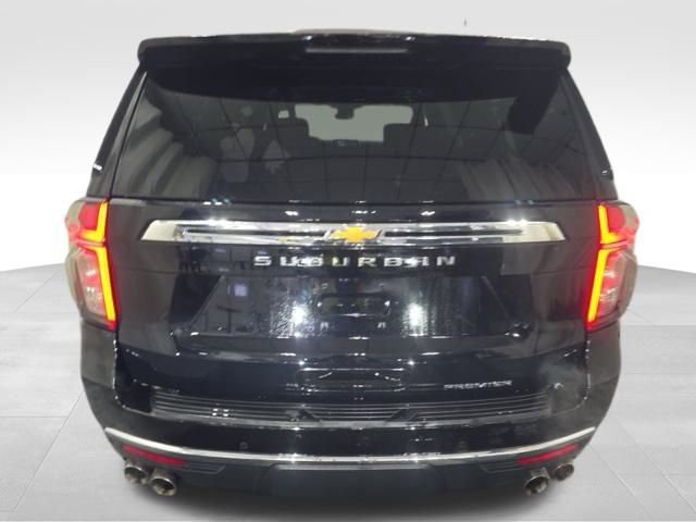 Used 2023 Chevrolet Suburban Premier image 4