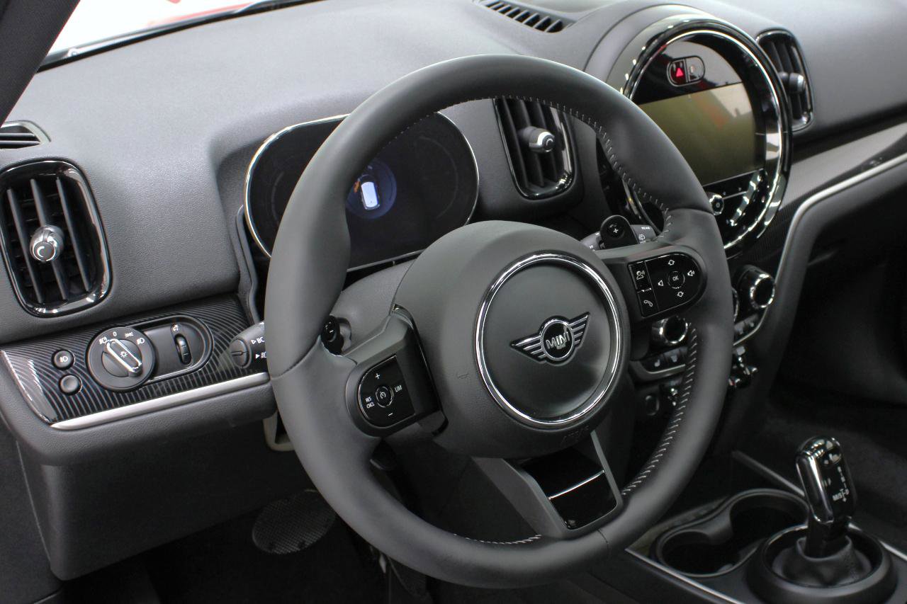 Used 2024 MINI Cooper Countryman S w/ Signature Upholstery Package FWD image 32