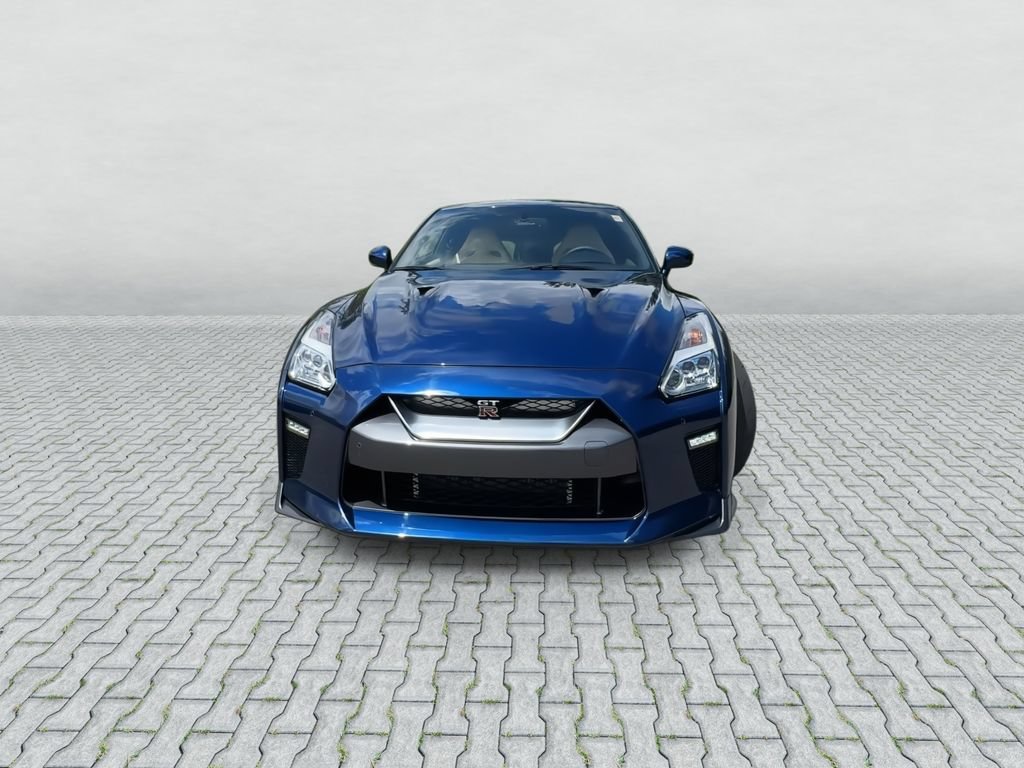 Used 2017 Nissan GT-R Premium w/ Premium Interior Package AWD/4WD image 3