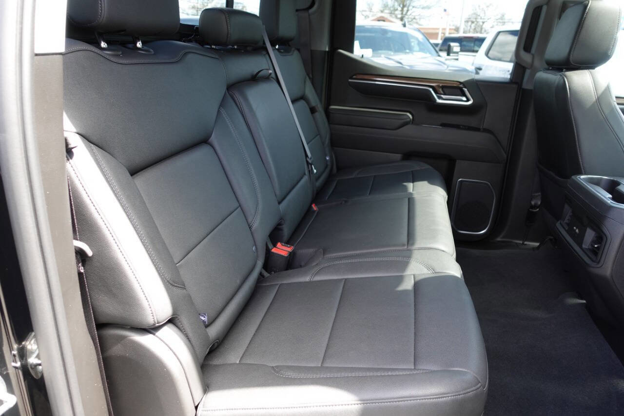 Used 2022 Chevrolet Silverado 1500 LT Trail Boss w/ LT Trail Boss Premium Package AWD/4WD image 39