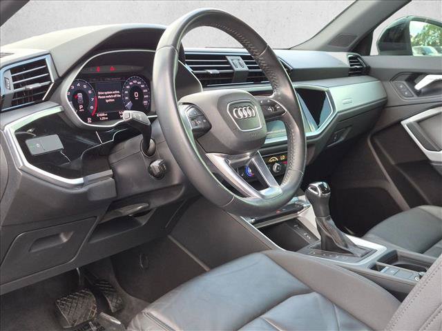 Used 2019 Audi Q3 2.0T Premium w/ Convenience Package AWD/4WD image 9