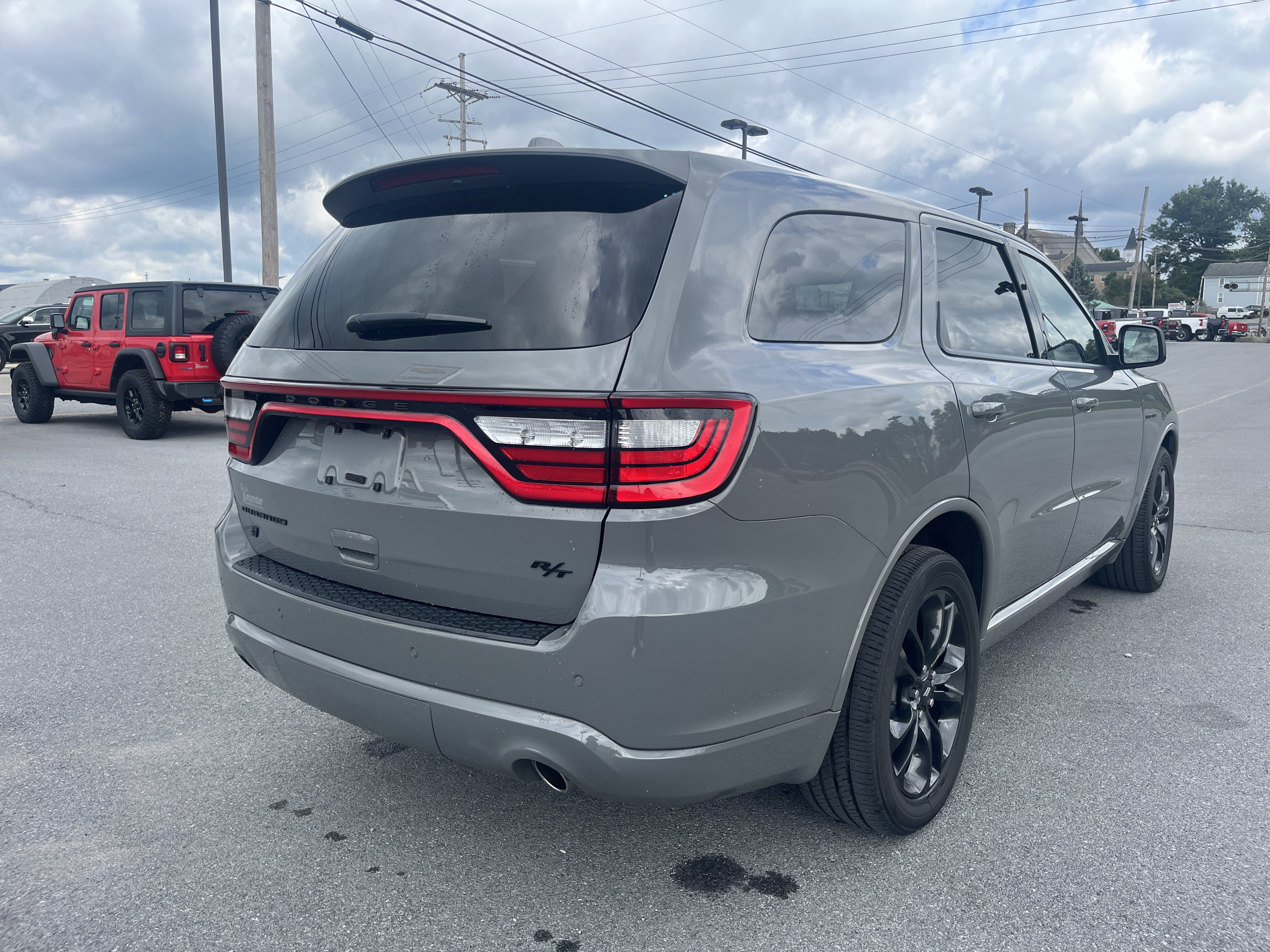 Used 2022 Dodge Durango R/T w/ Blacktop Package AWD/4WD image 3