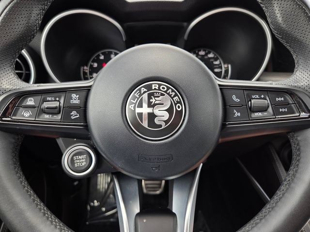 Used 2022 Alfa Romeo Stelvio Ti w/ Active Assist Plus Package AWD/4WD image 37