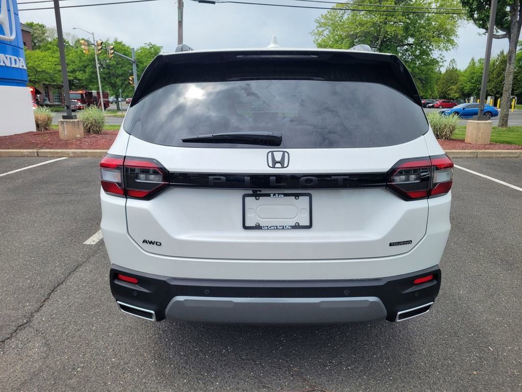 New 2026 Honda Pilot Touring image 4
