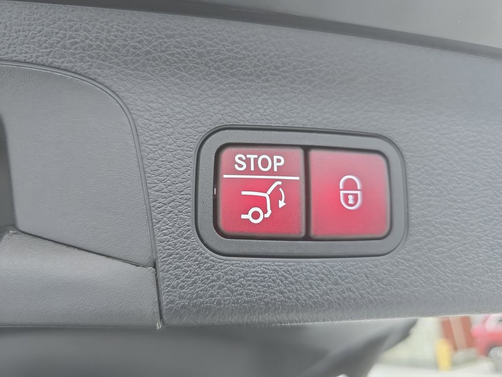 Used 2024 Mercedes-Benz GLS 450 4MATIC image 29