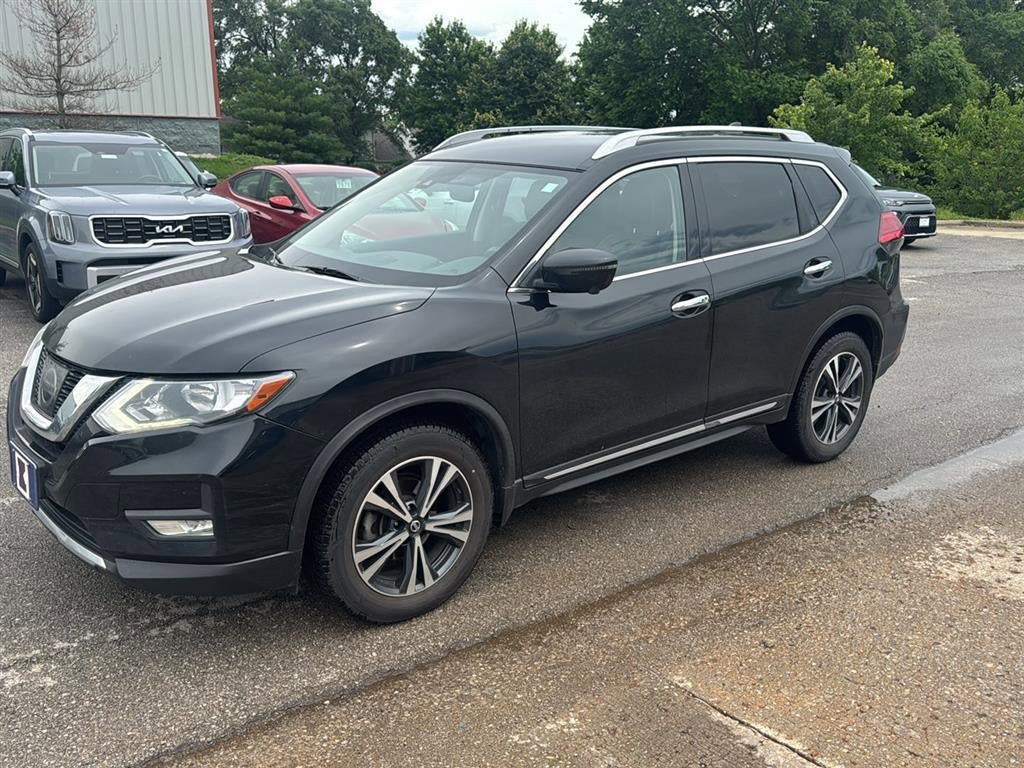 Used 2017 Nissan Rogue SL AWD/4WD image 3
