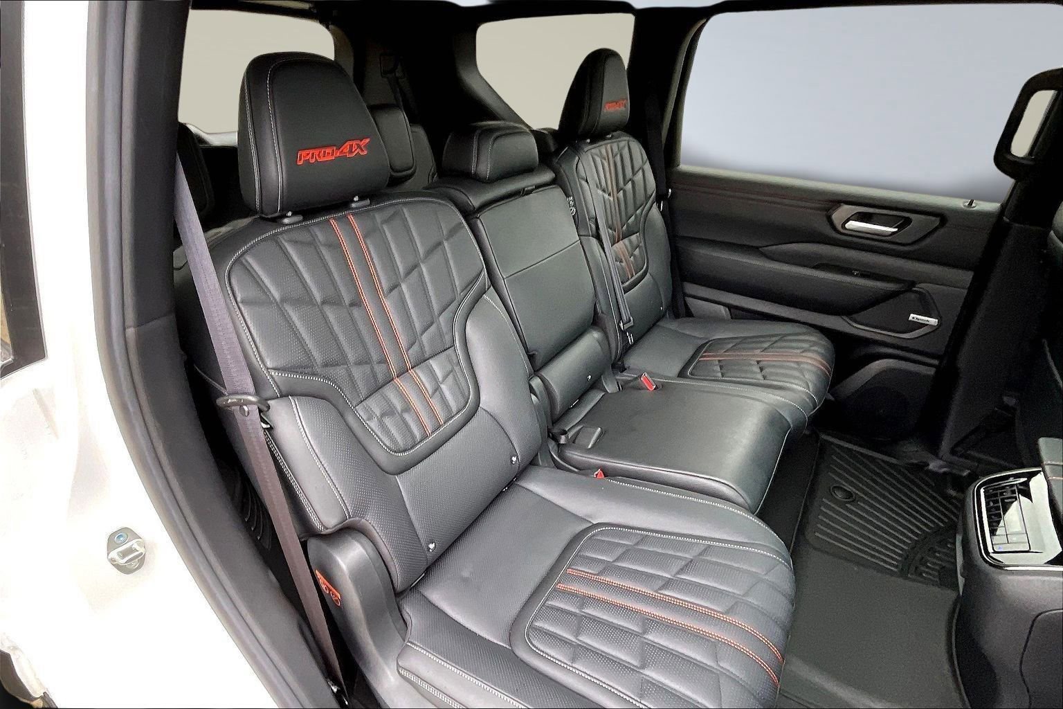 Used 2025 Nissan Armada PRO-4X w/ Pro-4X Premium Package image 35