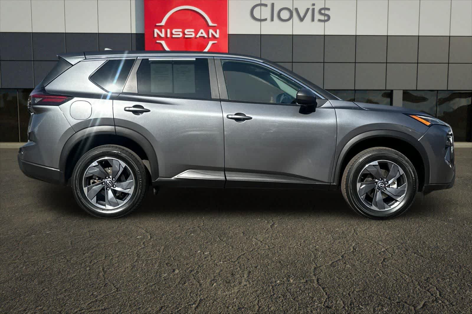 Certified 2025 Nissan Rogue SV FWD image 9