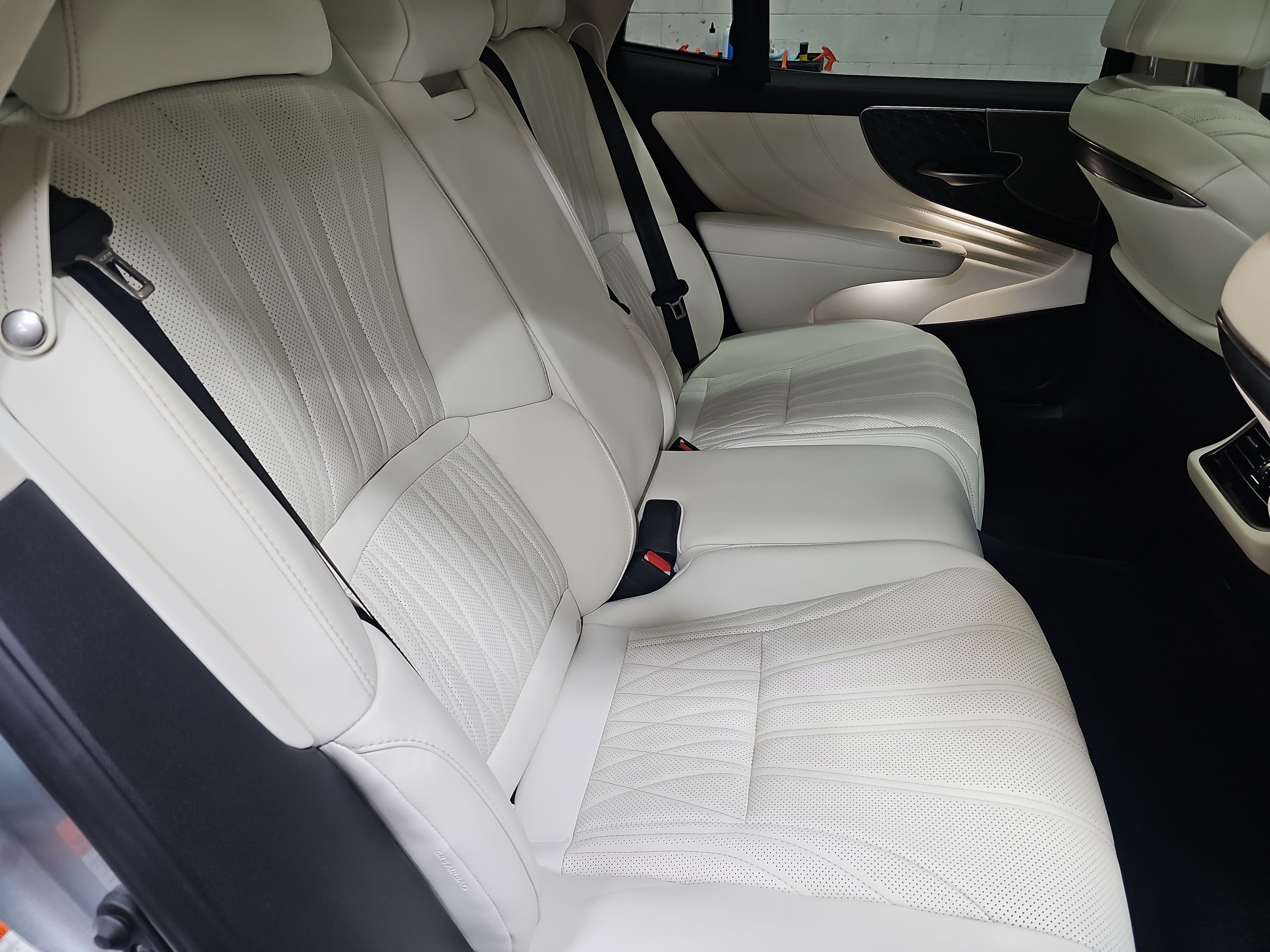 Used 2022 Lexus LS 500 RWD image 12