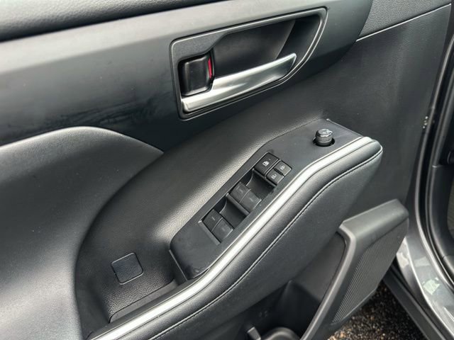 Used 2024 Toyota Highlander XLE image 15