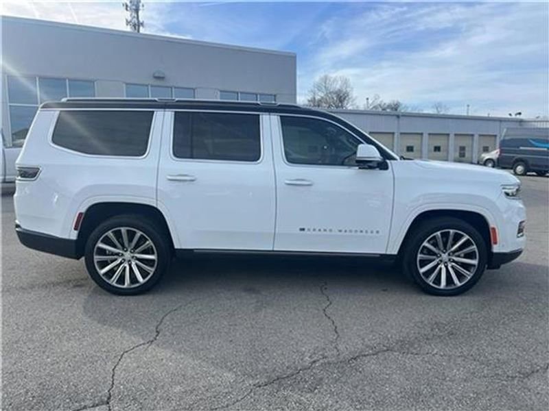 Used 2022 Jeep Grand Wagoneer Series II w/ Convenience Group III image 14