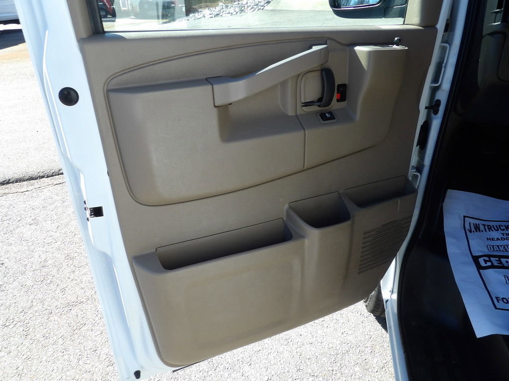 Used 2022 Chevrolet Express 3500 w/ Driver Convenience Package image 14