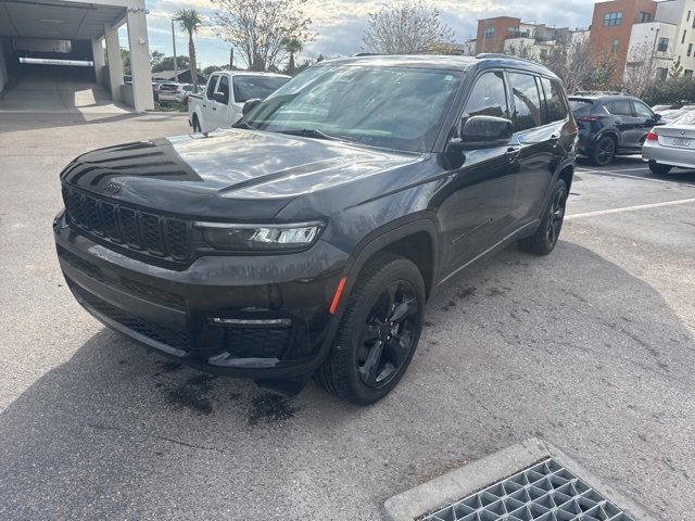 Used 2022 Jeep Grand Cherokee L Limited w/ Black Appearance Package image 8
