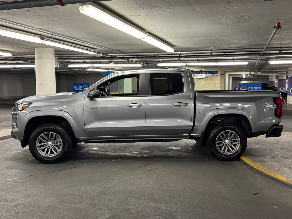Used 2024 Chevrolet Colorado LT w/ LT Convenience Package AWD/4WD image 32