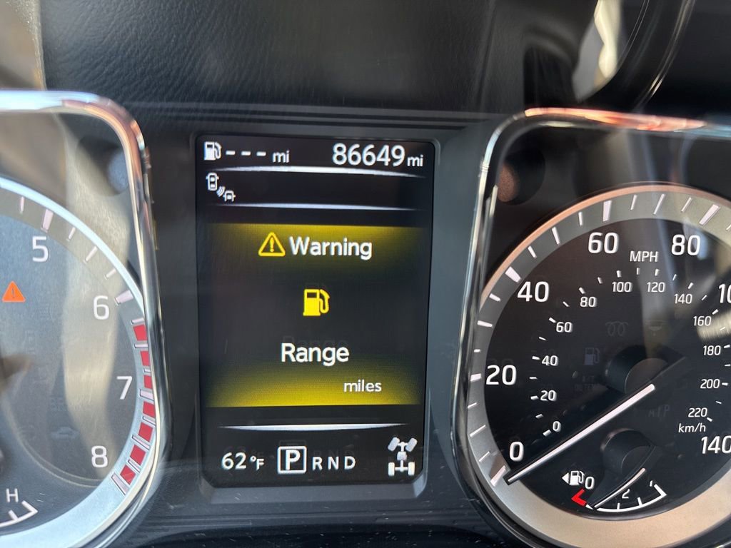 Used 2017 Nissan Titan SL AWD/4WD image 21