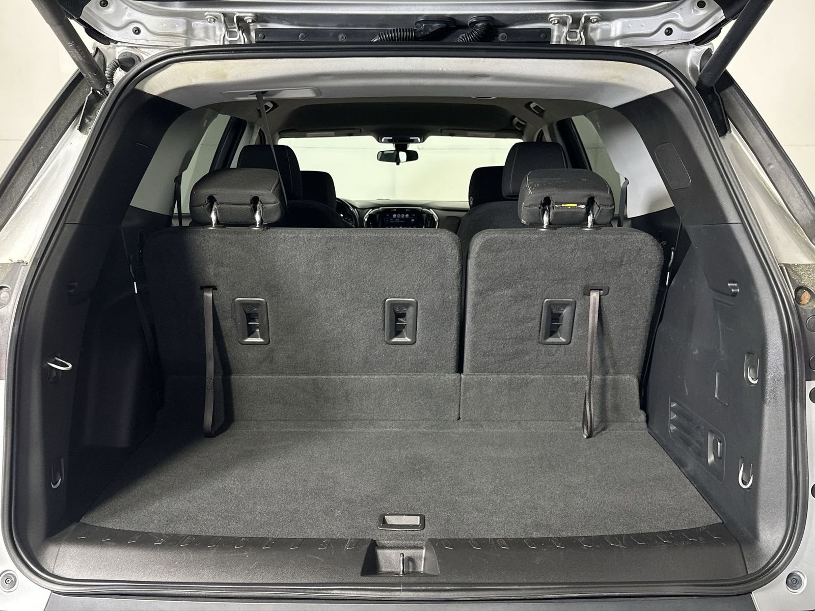 Used 2019 Chevrolet Traverse LT FWD image 25