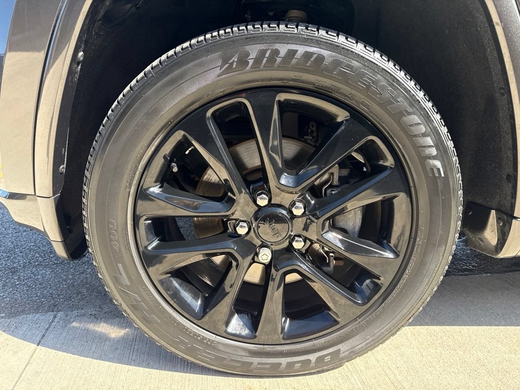 Used 2021 Jeep Grand Cherokee Laredo X AWD/4WD image 41