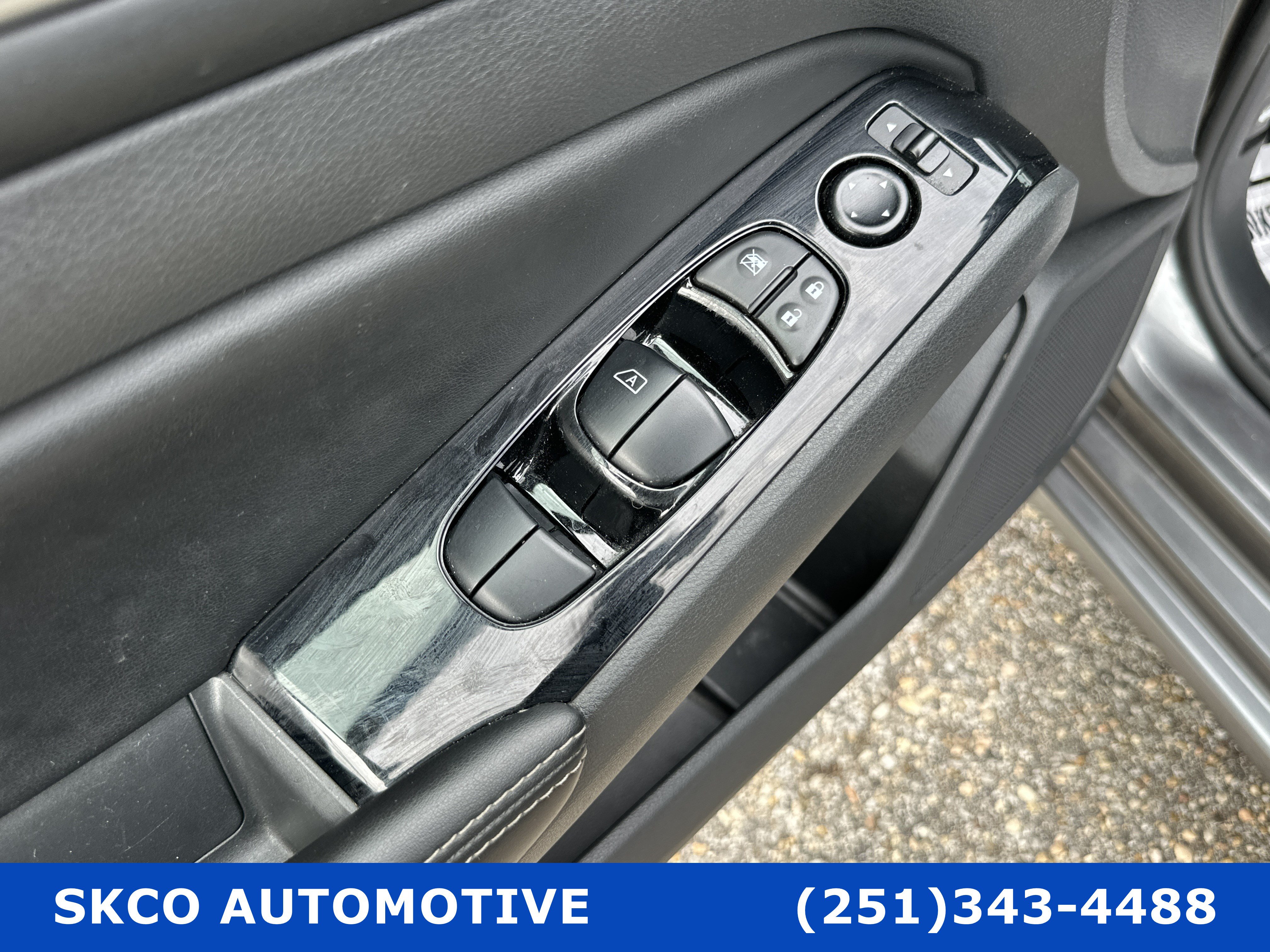 Used 2023 Nissan Altima 2.5 SV FWD image 21