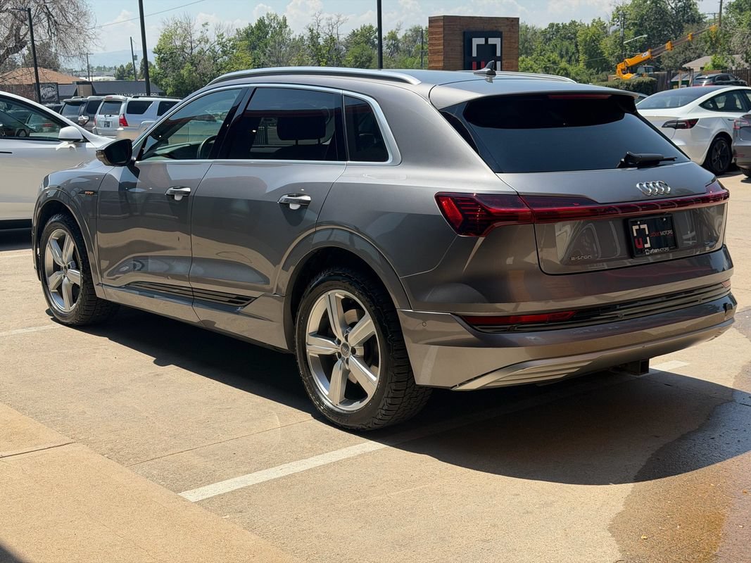 Used 2019 Audi e-tron Prestige w/ Prestige Package AWD/4WD image 12