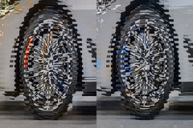 Used 2019 BMW 540i xDrive w/ M Sport Package image 14