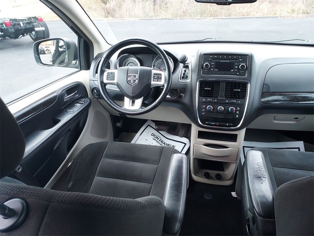 Used 2016 Dodge Grand Caravan American Value Package w/ UConnect Hands-Free Group image 15