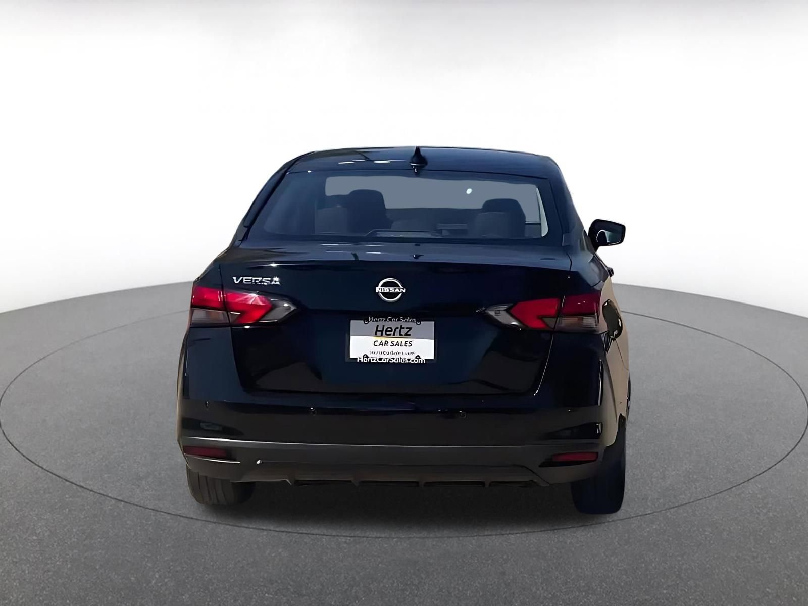 Used 2025 Nissan Versa SV image 12