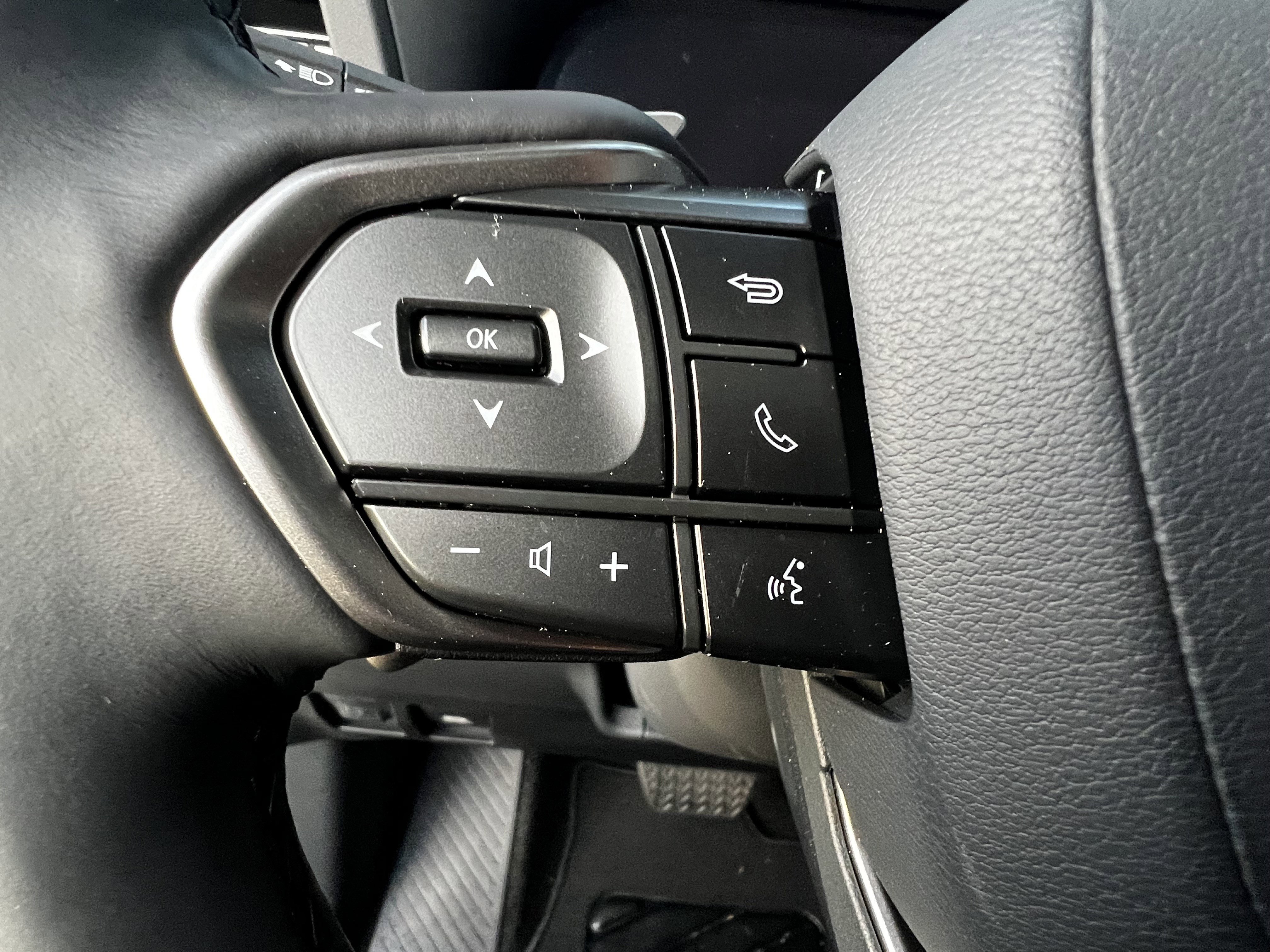 Certified 2024 Lexus GX 550 w/ Accessory Package (31) image 19