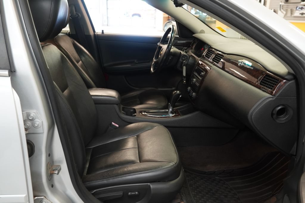 Used 2014 Chevrolet Impala LTZ FWD image 24