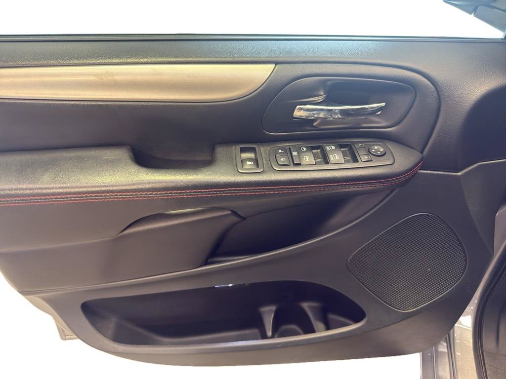 Used 2019 Dodge Grand Caravan GT FWD image 15