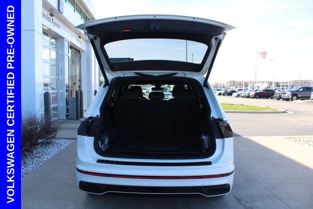 Used 2024 Volkswagen Tiguan SE R-Line image 9