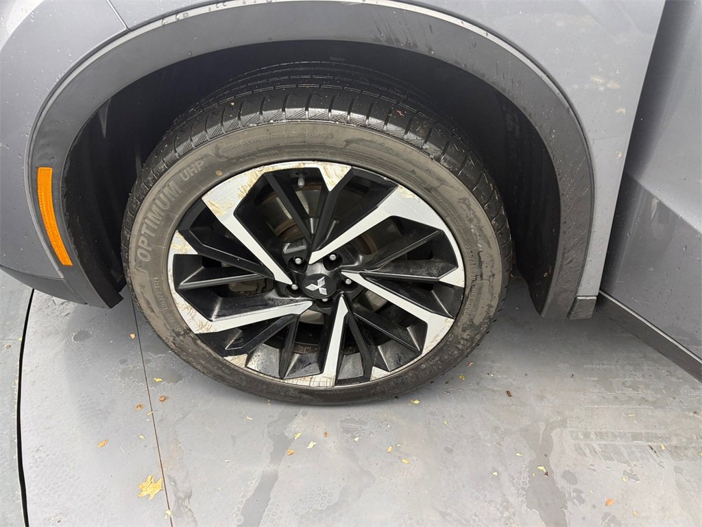 Used 2022 Mitsubishi Outlander SE image 36