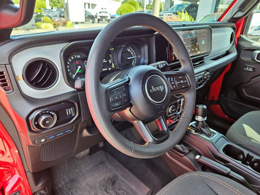 Used 2024 Jeep Wrangler Unlimited AWD/4WD image 20