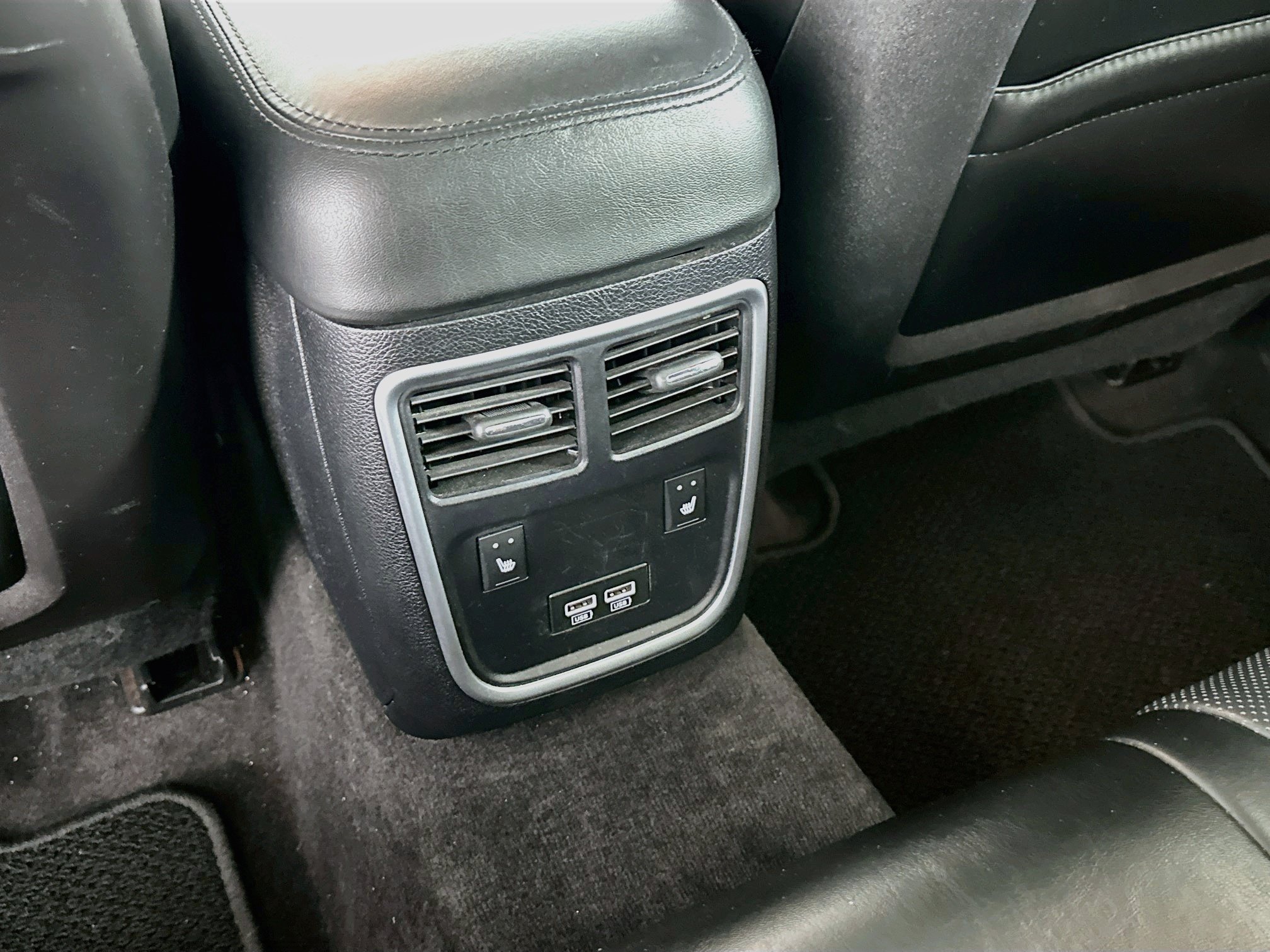 Used 2018 Chrysler 300 C w/ Sun, Sound & Nav Package RWD image 28
