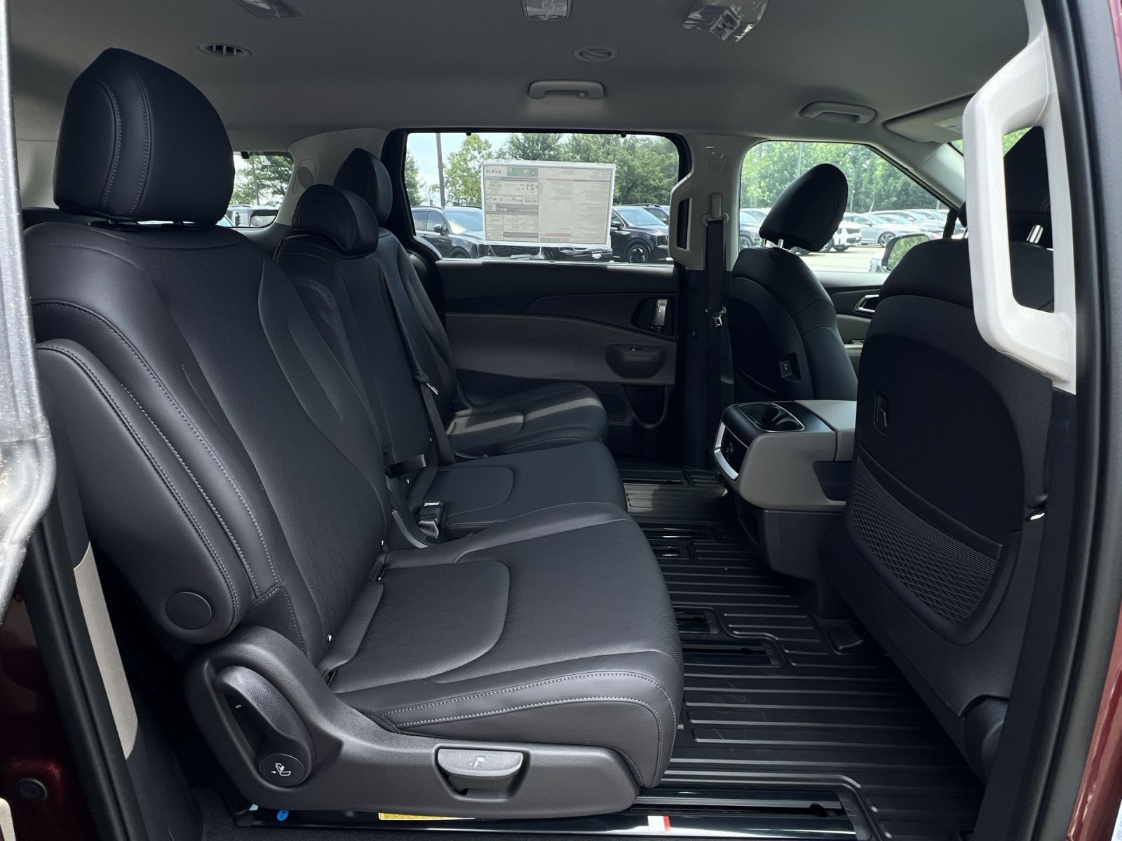 New 2026 Kia Carnival EX FWD image 33