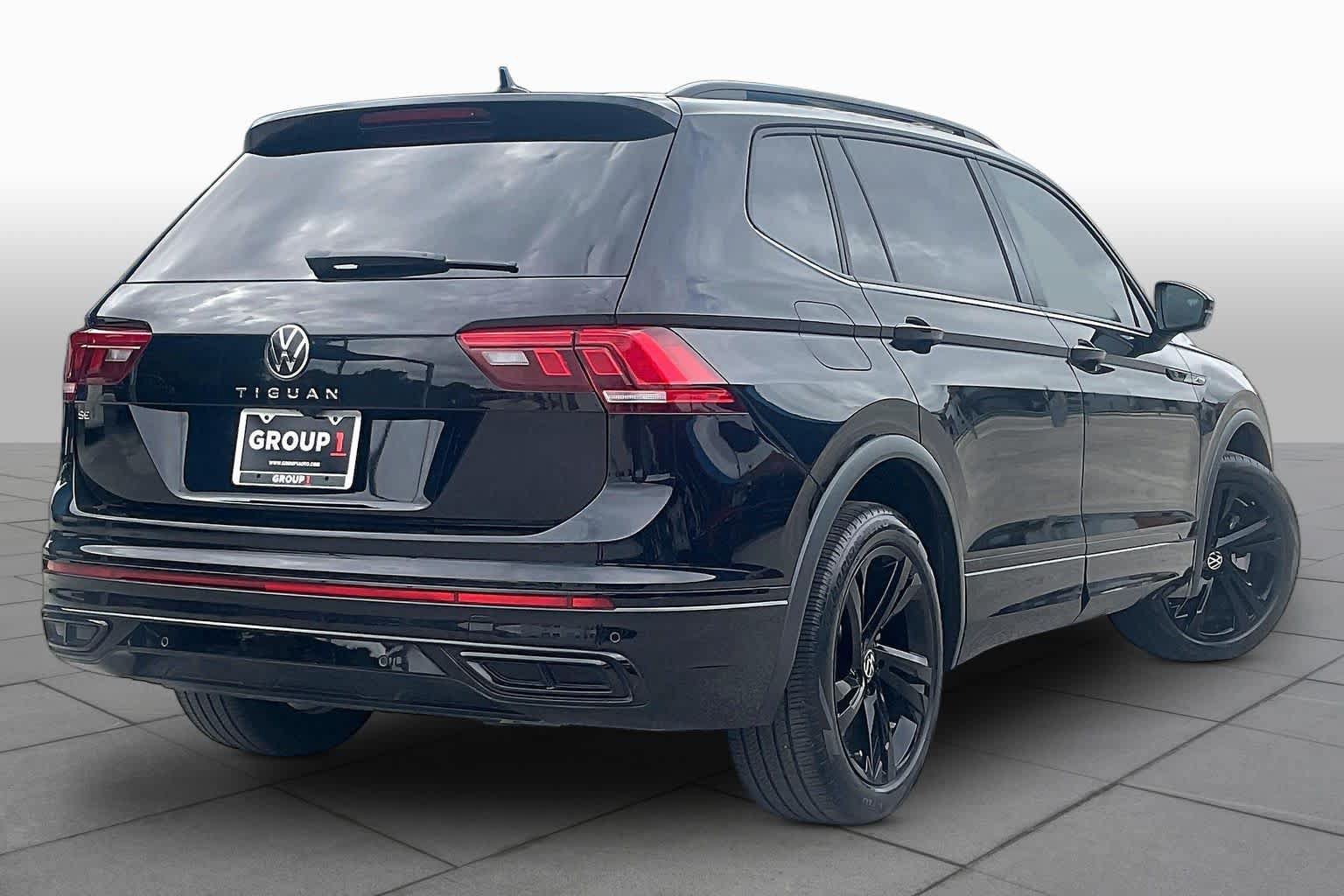 Used 2023 Volkswagen Tiguan SE R-Line FWD image 13