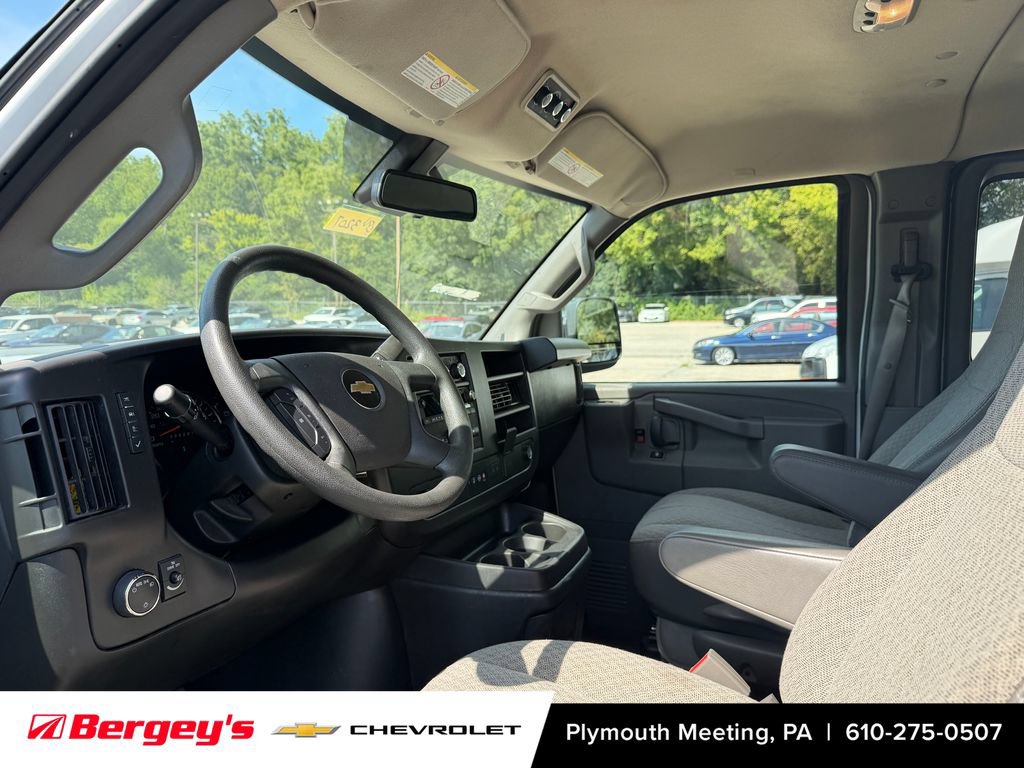 Used 2024 Chevrolet Express 3500 LT w/ LT Preferred Equipment Group RWD image 9