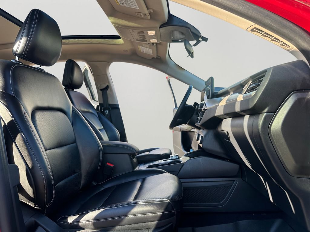 Used 2020 Ford Escape SE Sport image 22